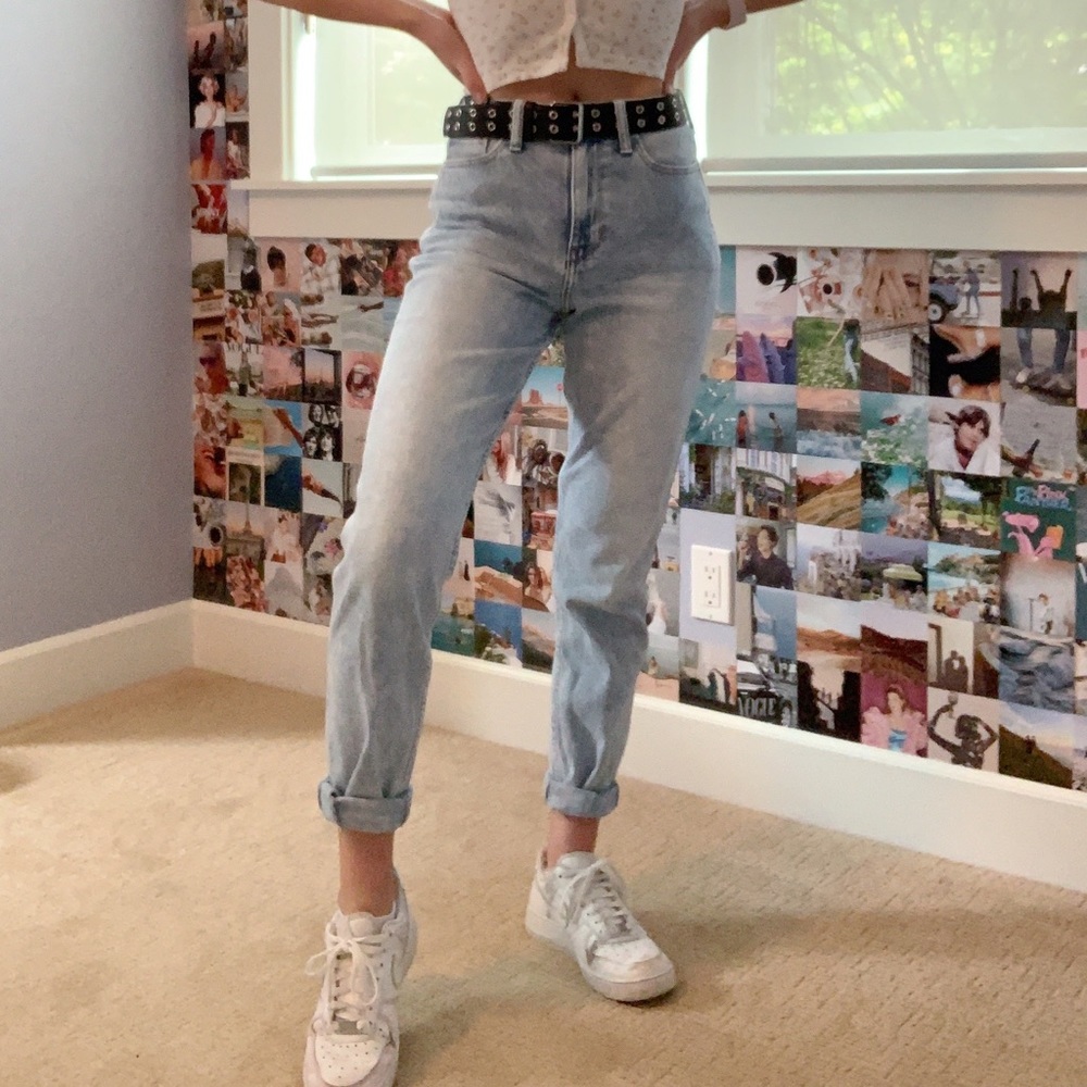 BRAND NEW Hollister High-Rise Mom Jeans